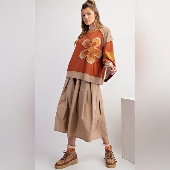 #029 Last one in Large! Easel FLOWER PATCH COLOR MIX TOP - Picture 5 of 8